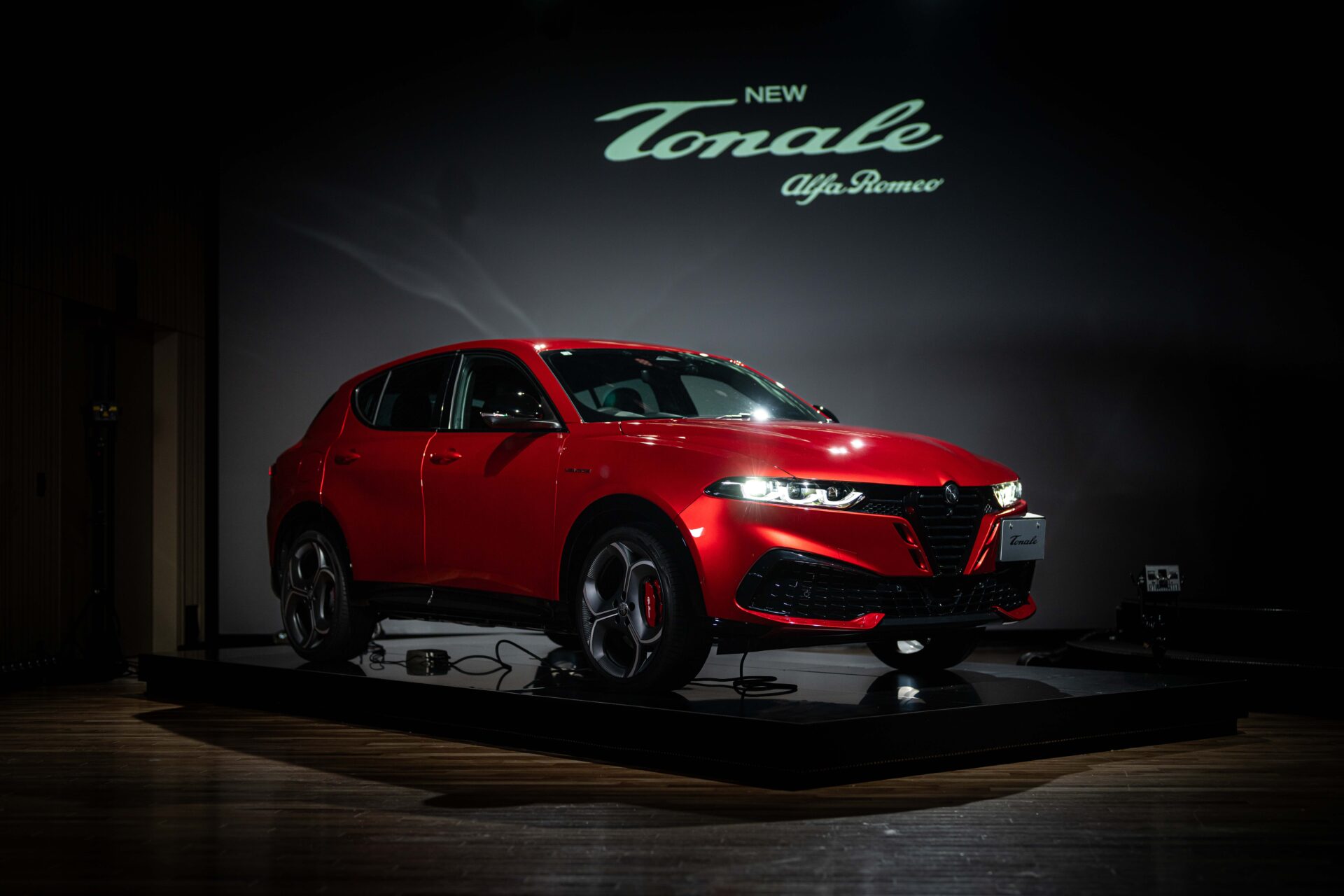 イタリアの名門ブランドAlfa Romeoが提案する<br>プレミアムコンパクトSUV「TONALE(トナーレ)」登場。